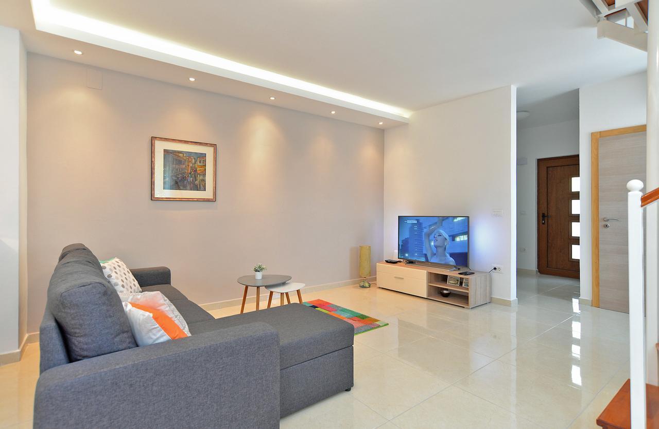Apartments Olivera 1726 Pula Exterior photo